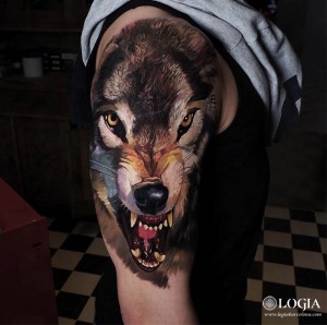 tattoo_lobo_brazo_logia-barcelona_nikolay 